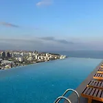 Grand Sapphire