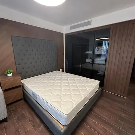Grand Sapphire Apartment