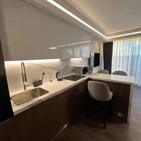 Grand Sapphire شقة