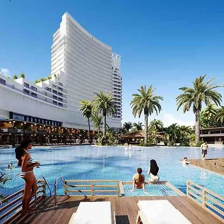 Grand Sapphire