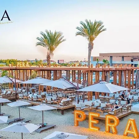 Grand Sapphire Apartment *